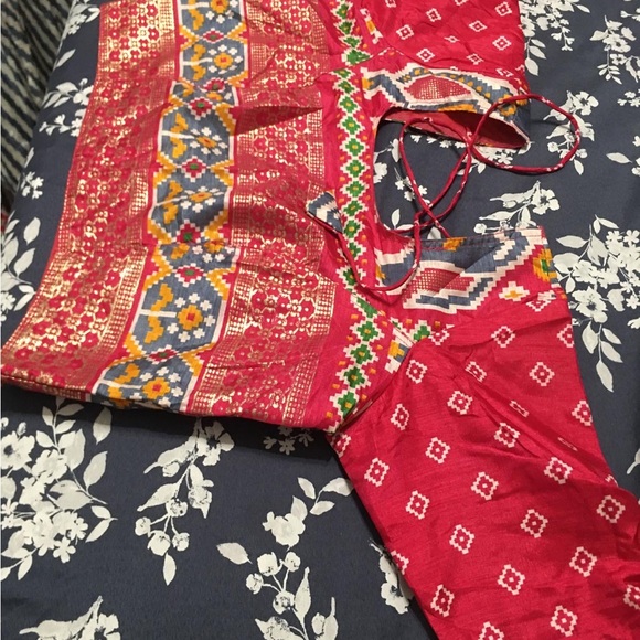 Chaniya choli for sale . Just used 2 times. Comes with nice duppata and blouse - Picture 8 of 8